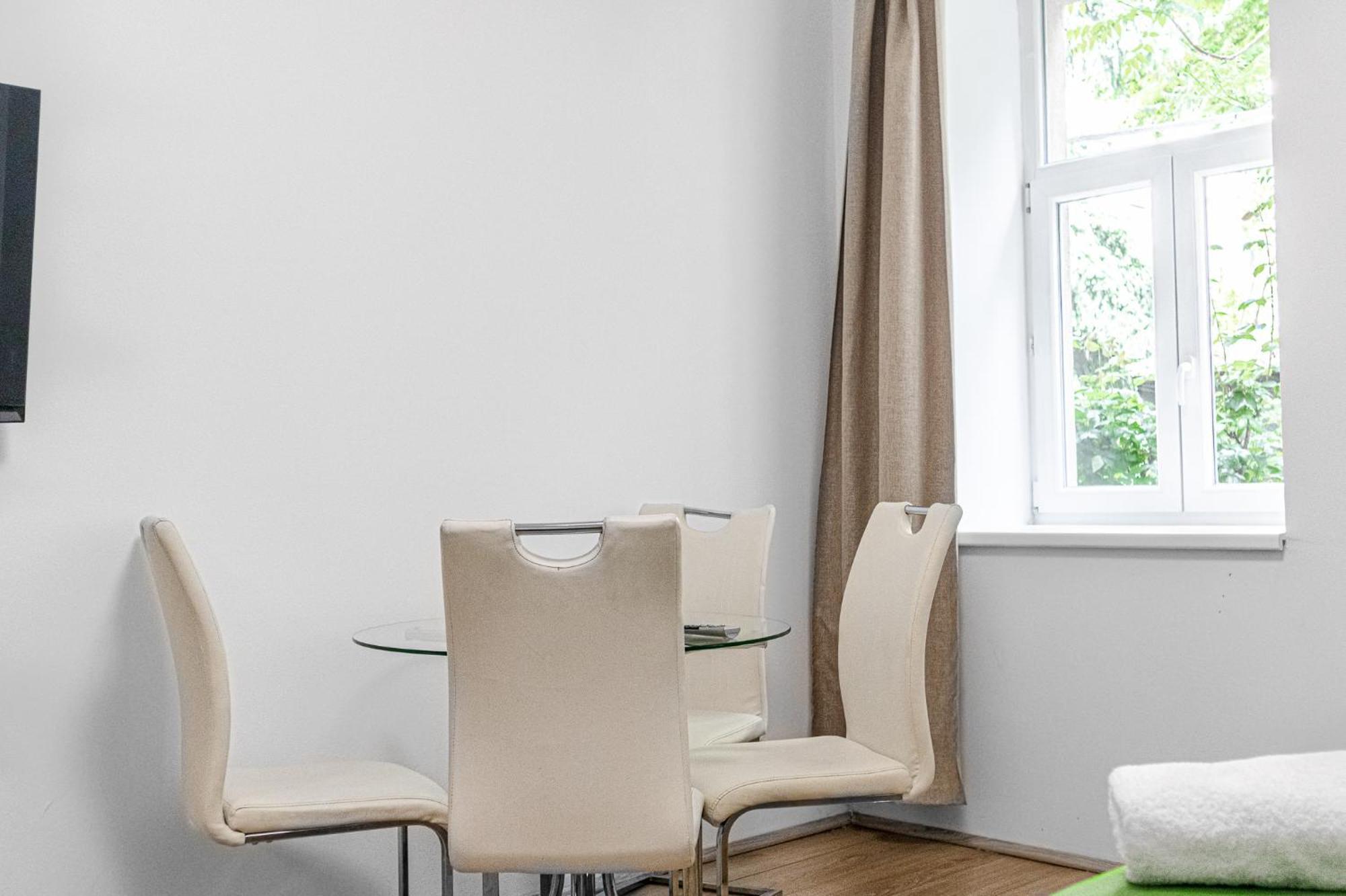 Lovely 2Br Shared Apartment, Enkplatz U3, 15Min To Center Wenen Buitenkant foto