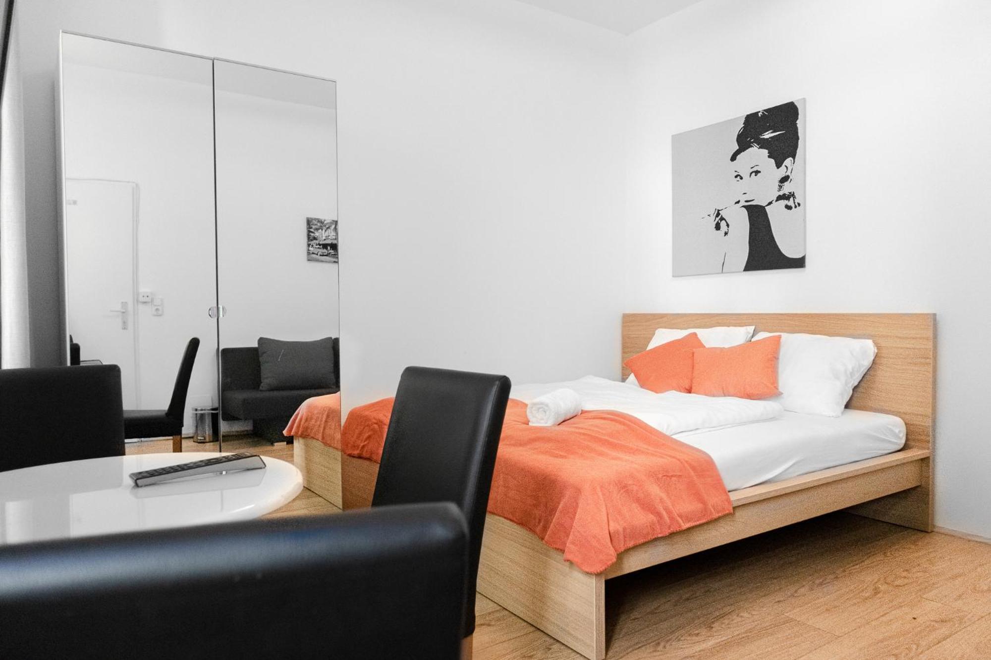 Lovely 2Br Shared Apartment, Enkplatz U3, 15Min To Center Wenen Buitenkant foto