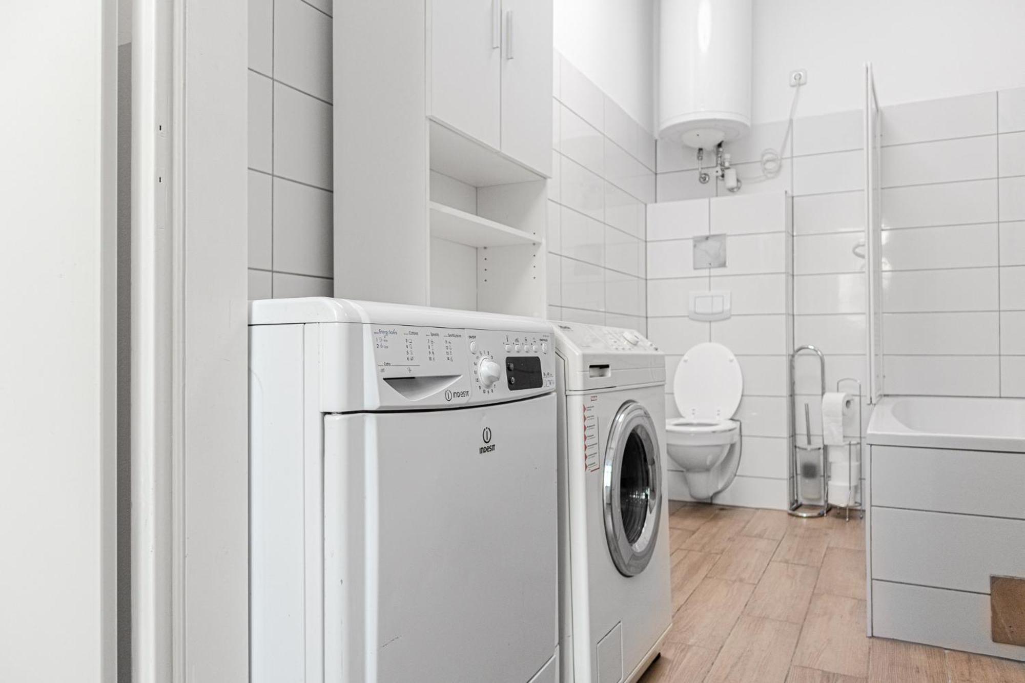 Lovely 2Br Shared Apartment, Enkplatz U3, 15Min To Center Wenen Buitenkant foto