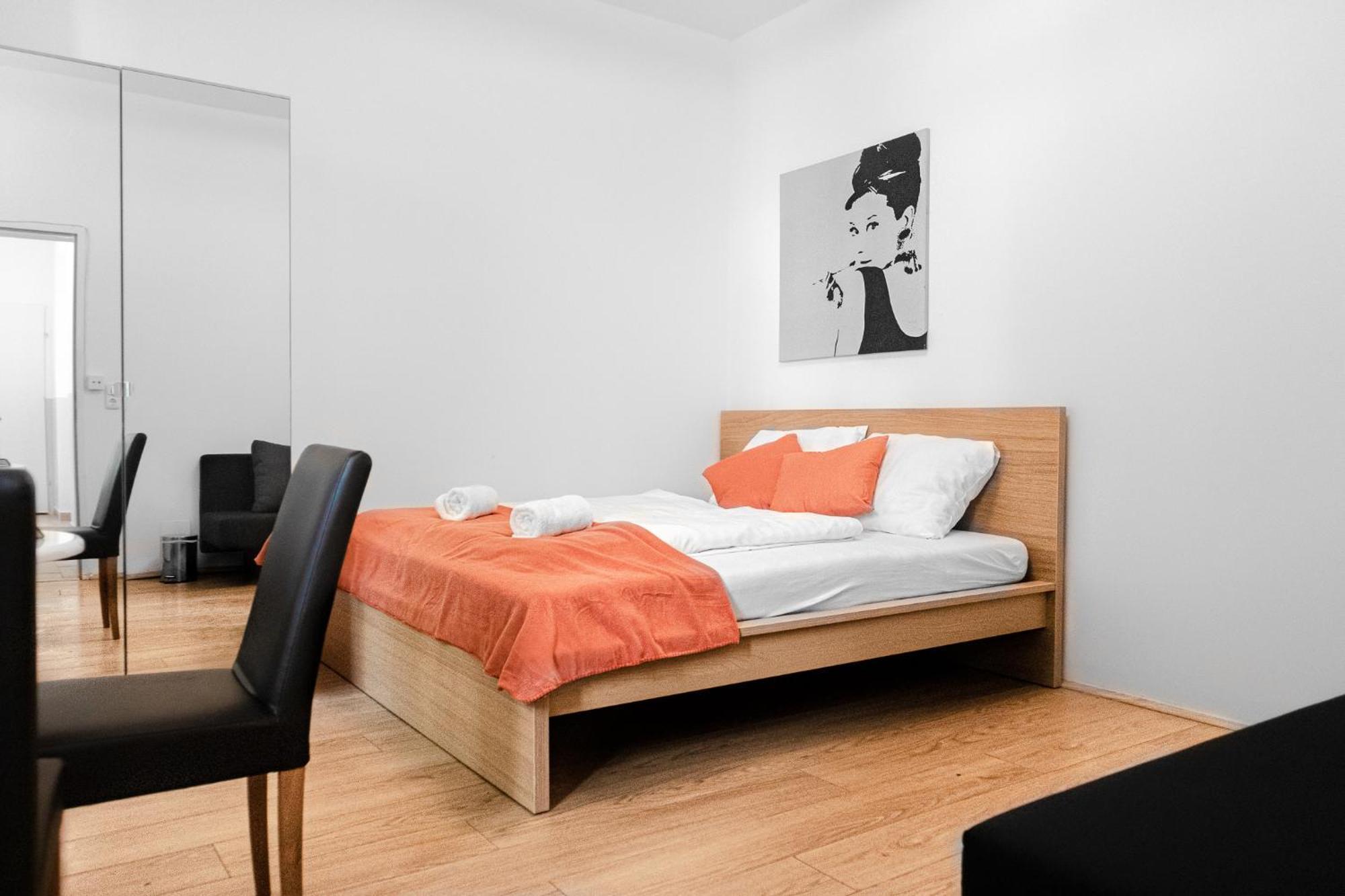 Lovely 2Br Shared Apartment, Enkplatz U3, 15Min To Center Wenen Buitenkant foto